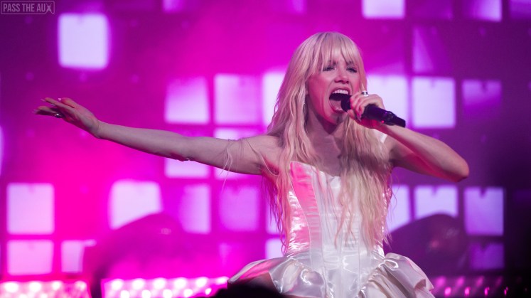 carly-rae-jepsen-celebrates-10th-anniversary-of-emotion-with-special-edition-release